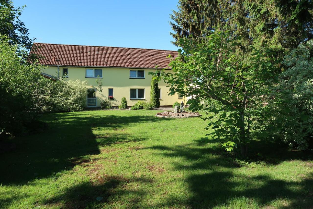 Pension Roez Gohren-Lebbin Bagian luar foto