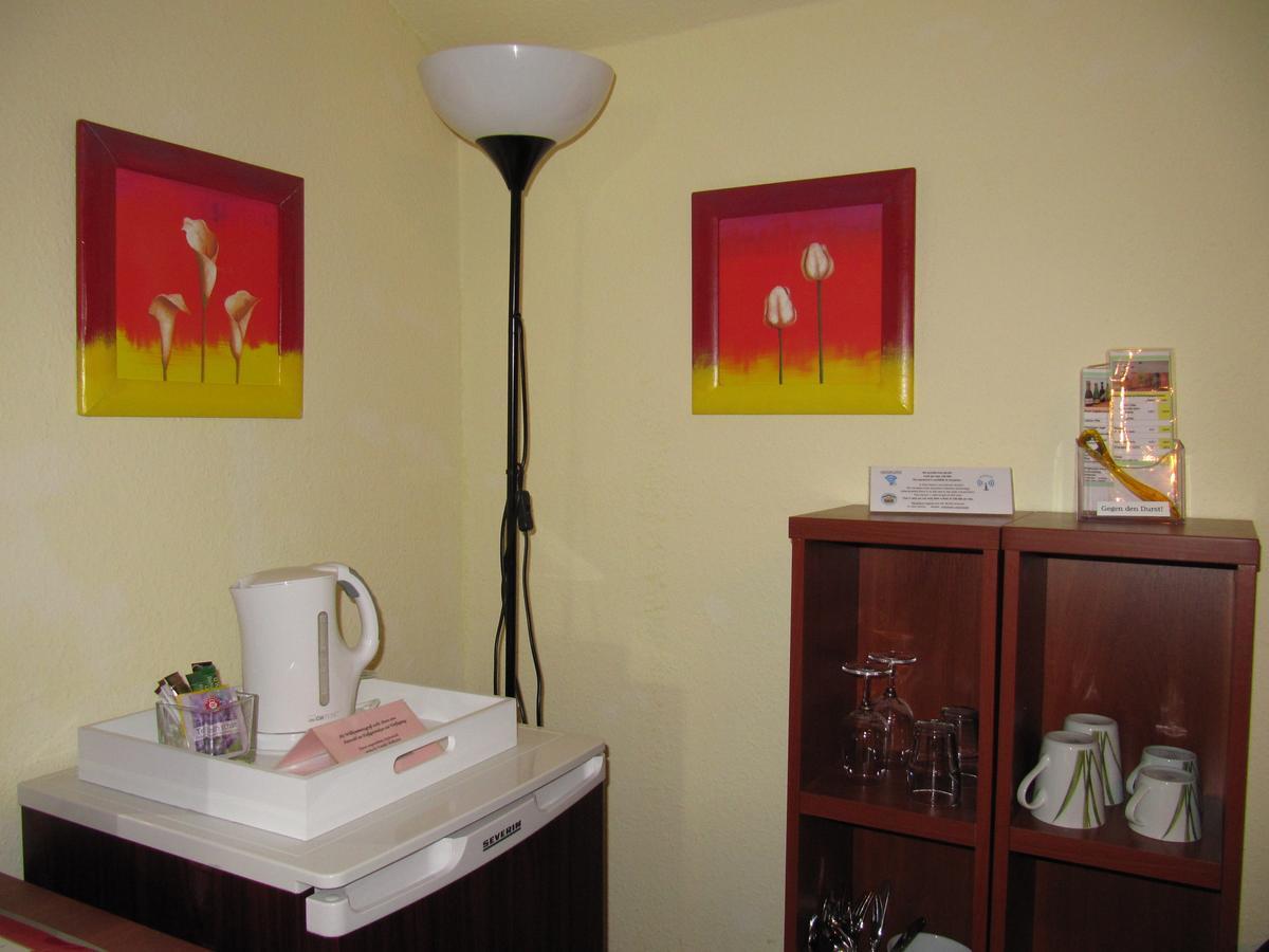 Pension Roez Gohren-Lebbin Bagian luar foto
