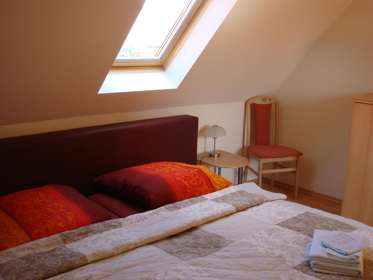 Pension Roez Gohren-Lebbin Bagian luar foto