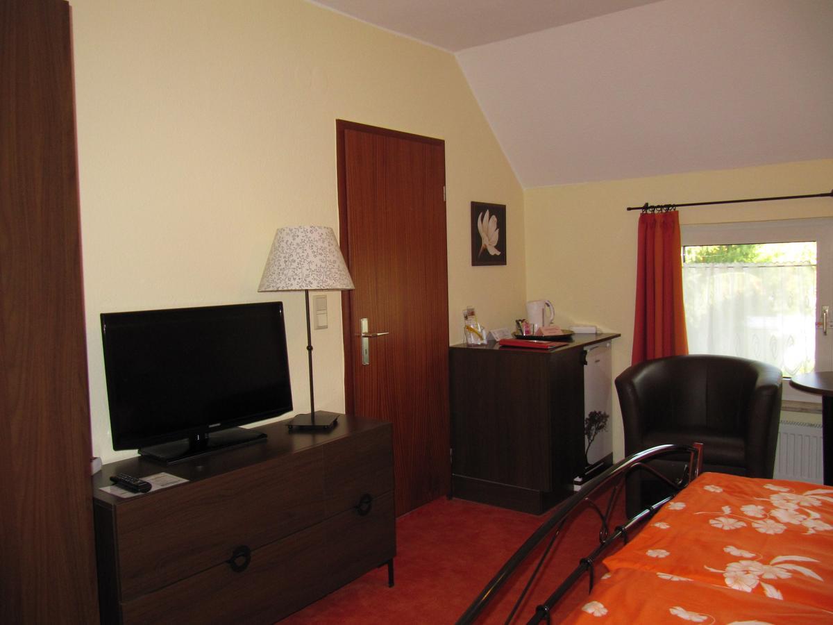 Pension Roez Gohren-Lebbin Bagian luar foto