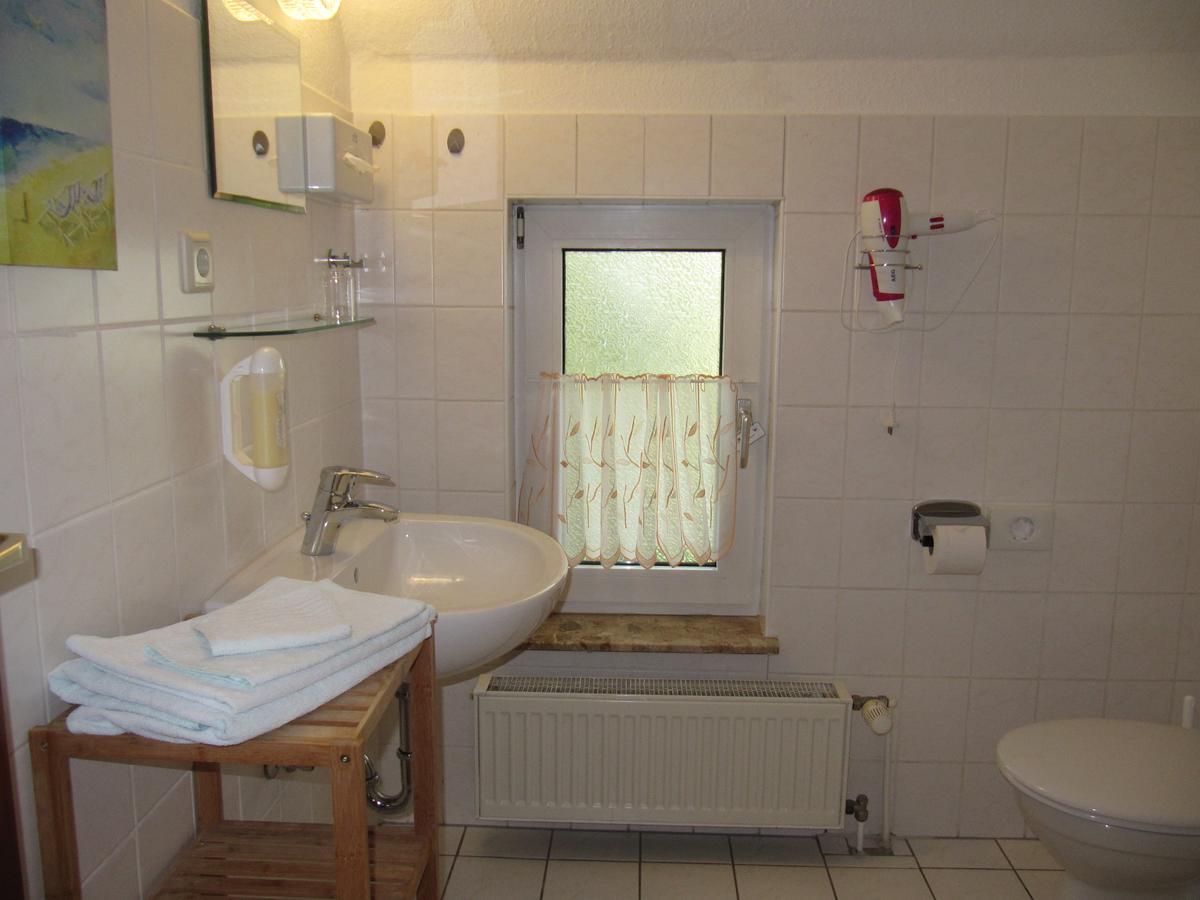 Pension Roez Gohren-Lebbin Bagian luar foto