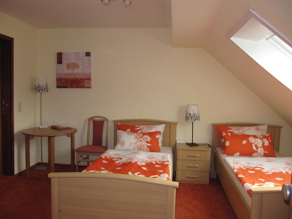 Pension Roez Gohren-Lebbin Bagian luar foto